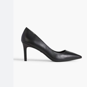 Stuart Weitzman pump
